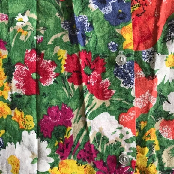 Fun Floral button Up - Picture 4 of 4
